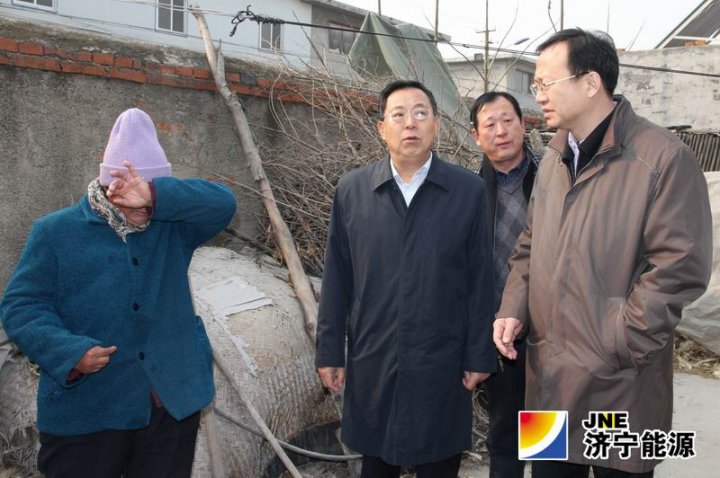 李合军到曲阜市西夏侯村慰问困难群众