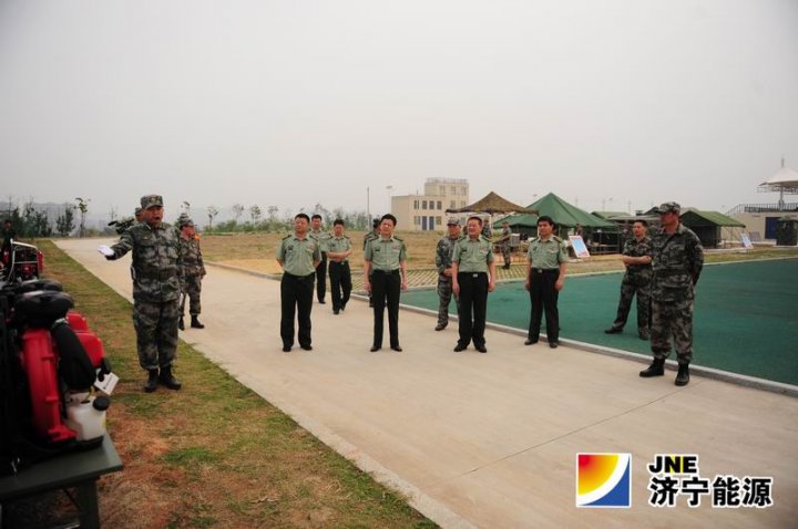 集团公司民兵应急连战士参加全市民兵集结演练