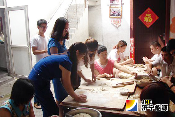 太平煤矿团委践行党的群众路线开展“迎中秋&nbsp;献爱心”活动