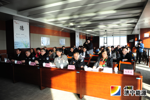 济矿集团机关举办交通安全知识讲座