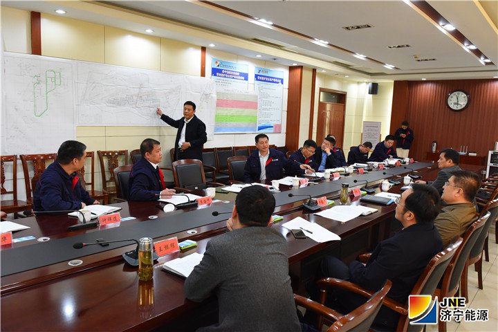 2019年3月21日，济宁市国资委党委书记、主任丰家雷一行莅临霄云煤矿调研指导工作（摄影 范栋）(2).jpg