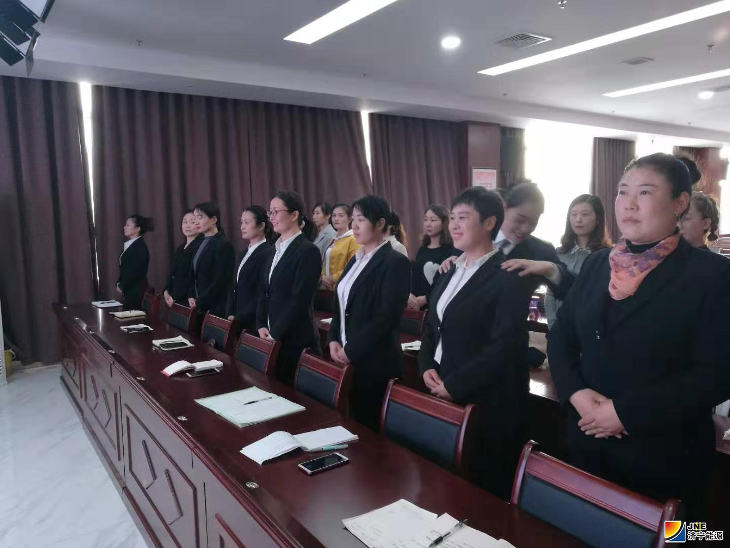 2019年10月27日，运河煤矿加强礼仪培训提升服务能力（孟凡东 祝传印 孟凡婷） (2).jpg