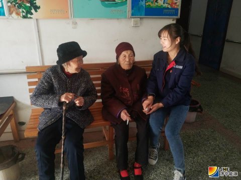 爱洒敬老院  情暖老人心  营销党支部组织党员慰问养老院