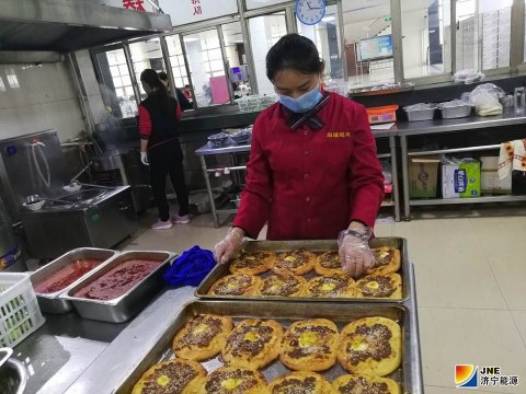 阳城煤电餐厅创新花样 营造“家”的氛围