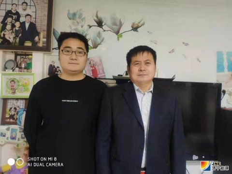 [发现榜样】上岗工友亲 下班父子情