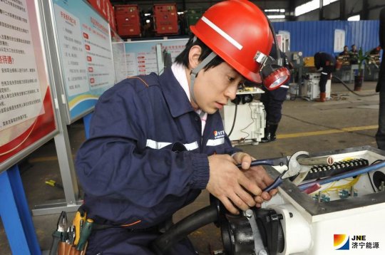 从普通工人到“技能状元”的跨越 ---记集团公司2019年技术比武采掘电钳工状元  王超