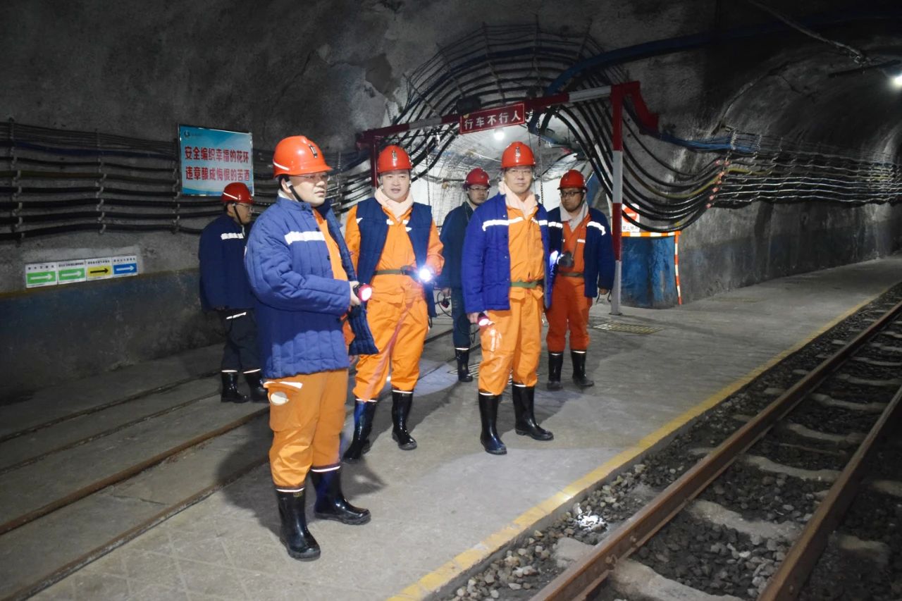 1607829468672756.jpg 山东省煤监局鲁中分局到运河煤矿开展异地执法监察1.jpg