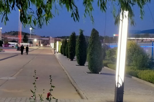 朱家峁煤矿：路灯亮化工程扮靓矿区“颜值”