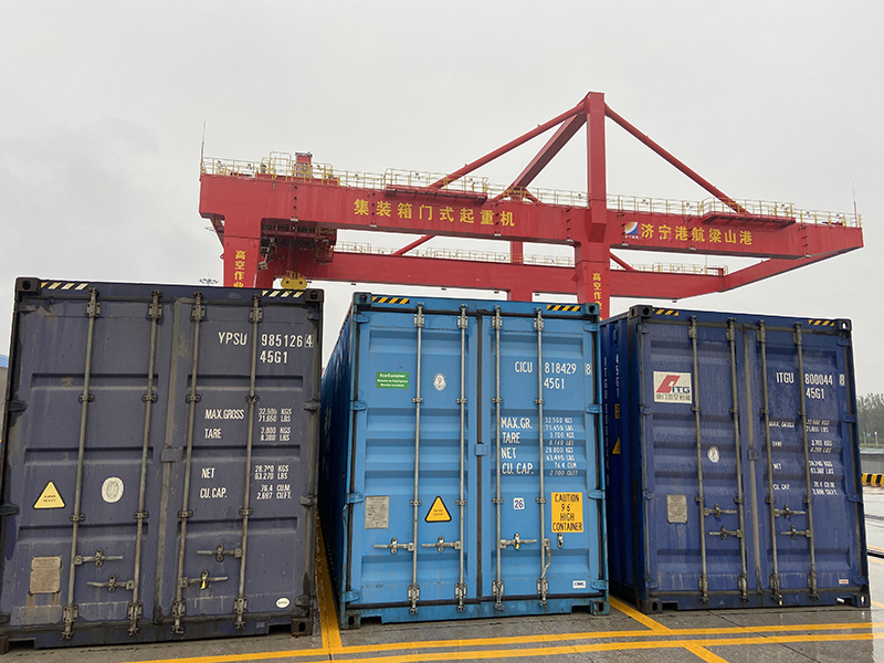 梁山港开启集装箱首单业务（潘福赞） (1).jpg