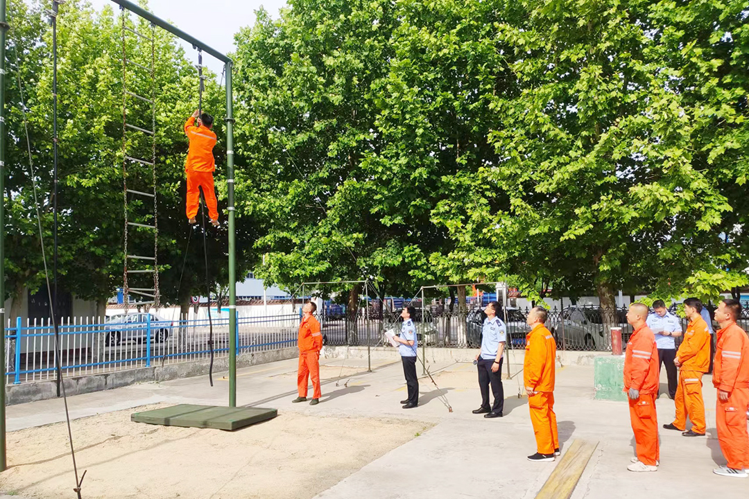 2022年5月18日，国家矿山安全监察局山东局救援指挥中心对济矿集团救护中队进行矿山救护队标准化建设突击检查（冯永喜） (2).jpg