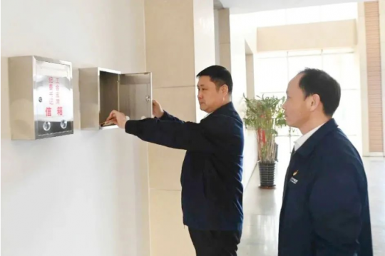 “开箱”收集意见，座谈倾听心声！霄云煤矿多渠道交流互动为职工办实事