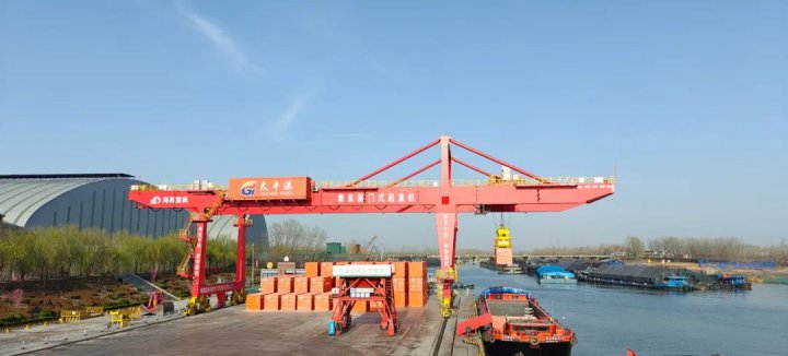 太平港集装箱石灰石首单业务正式启动