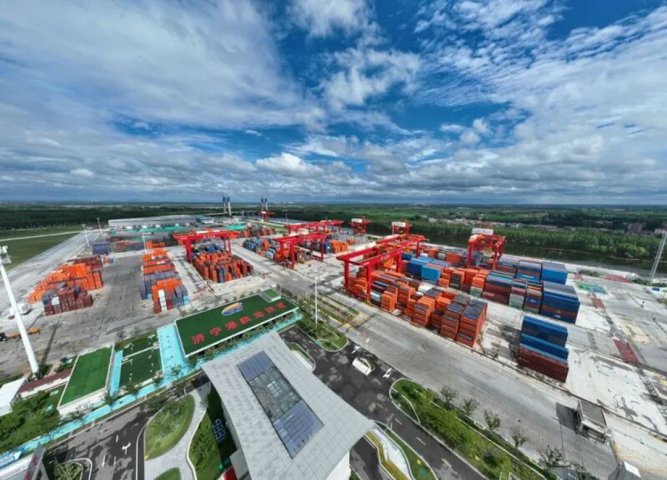 济港记丨从“煤码头”到“智慧港”，一场由内而外的效率革命