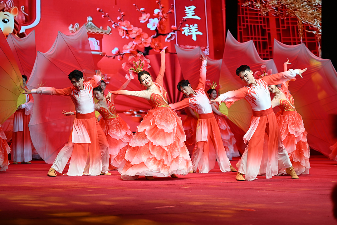 1770953373791569.jpg 2.开场舞2.jpg