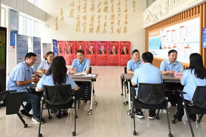 山东融汇集团开展“安全生产月”宣传咨询日活动
