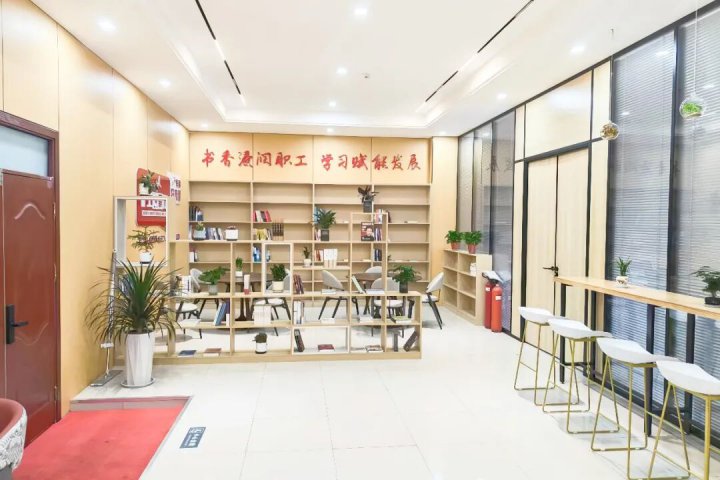 朱家峁煤矿工会深耕责任田，多措并举交出职工实事答卷