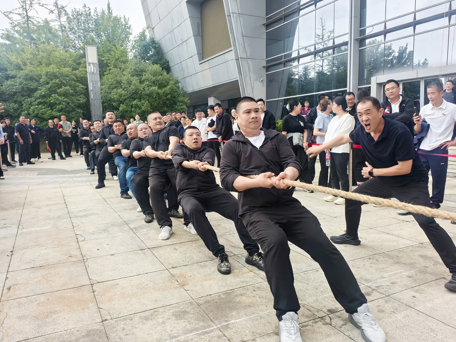 1791617647119460.jpg 喜讯|义桥煤矿男子拔河队勇夺赛事亚军.jpg